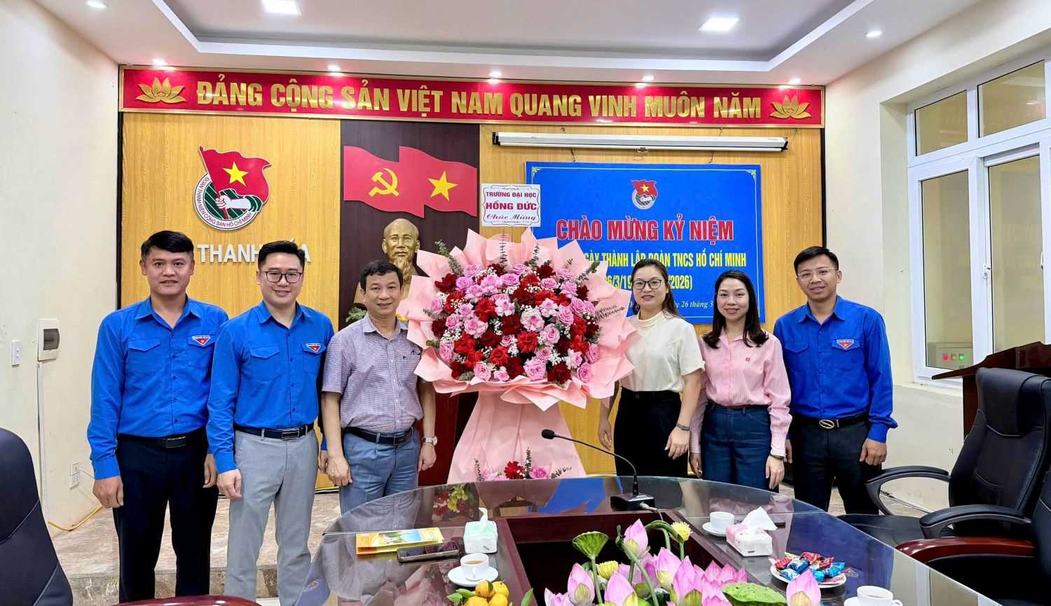 Tuổi trẻ Trường Đại học Hồng Đức chúc mừng Tỉnh đoàn Thanh Hóa nhân kỷ niệm Ngày thành lập Đoàn TNCS Hồ Chí Minh 26/3